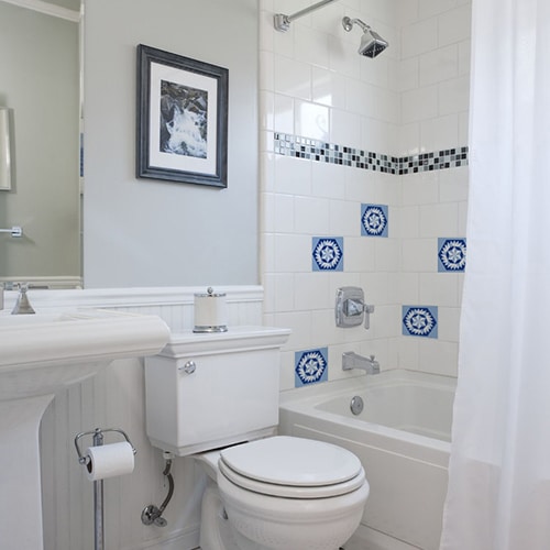 Adhésif Neige bleu pour décoration de carrelage blanc de salle de bain