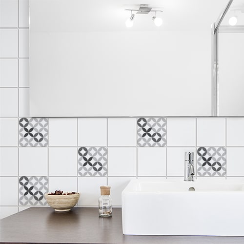 Adhésif décoration céramique noir et blanc pour carrelage de salle de bain