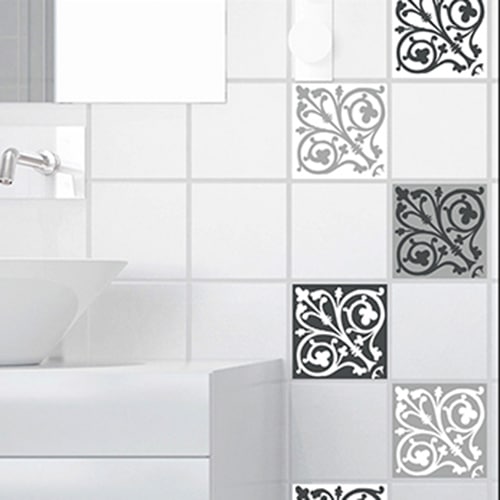 Autocollant décoration ciment baroque gris et blanc pour carrelage blanc de salle de bain