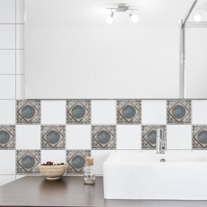 Adhésif déco Marvao bleu et marron pour carrelage blanc de salle de bain moderne