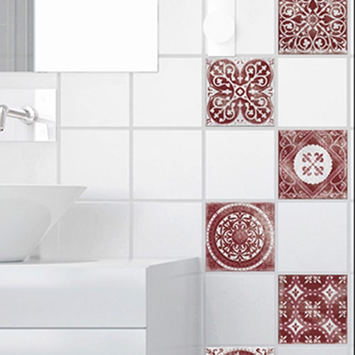 Autocollant Antico Olhao rouge et gris décoration pour carrelage blanc de salle de bain moderne