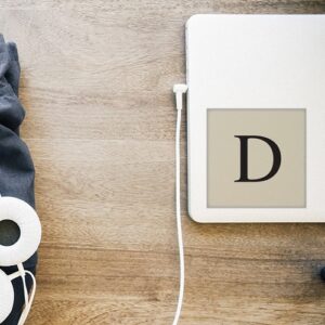 Autocollant lettre "D" d'alphabet beige et noir pour décoration d'ordinateur portable blanc