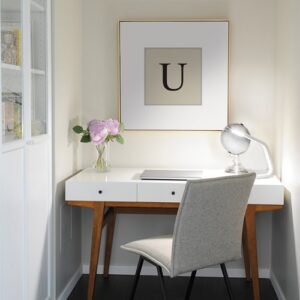 Adhésif alphabet lettre "U" beige et noir pour déco de cadre au dessus du bureau