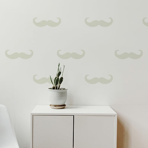 Petite frise murale de moustaches en corc beige