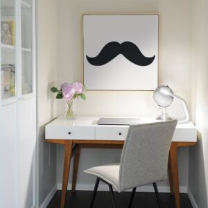 tableau mural orné d'un sticker moustache épaisse noire