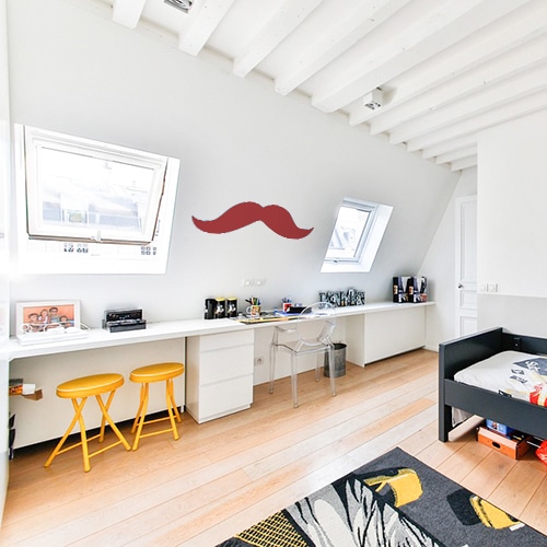 sticker géant moustache rouge collé au mur