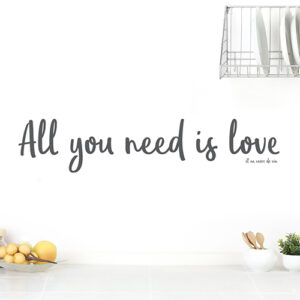 Adhésif mural noir "all you need is love" pour déco de cuisine