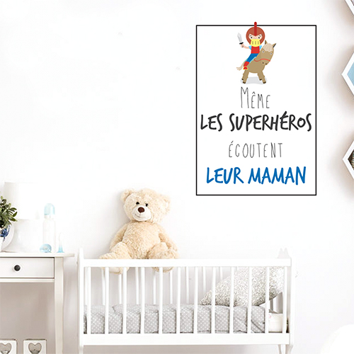 Sticker Nuage Bleu Clair enfants mis en ambiance sur un mur clair d'une chambre pour bébé