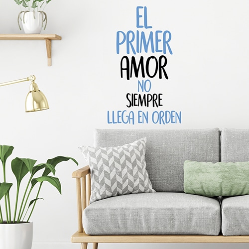 Citation adhésive dans un décor nordique. Décoration scandinave et citation espagnole AMOUR
