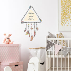 Sticker autocollant attrape rêve Follow your dream dans une chambre d'enfant
