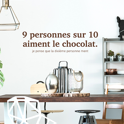 Sticker autocollant 9/10 choco au dessus d'une table de cuisine