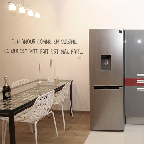 Sticker Amour cuisine déco à côté d'un frigo