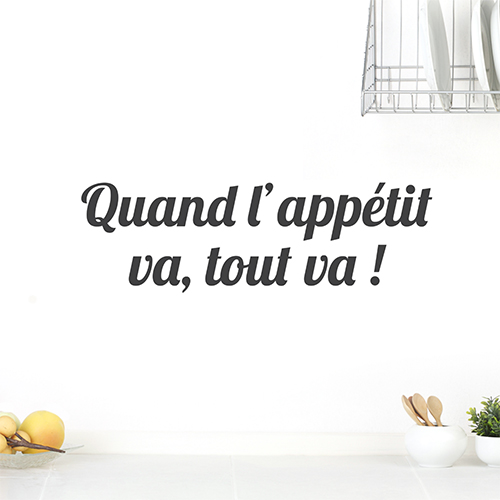 Sticker autocollant posé sur un mur blanc avec une lampe de la gamme Quand l'appétit va