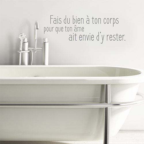 Sticker citation pour salle de bain Fais du bien à ton corps Sticker décoration salle de bain citaion fais du bien à ton corps collé au dessus de la baignoire