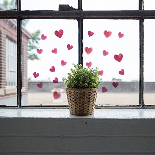 Déco glamour pour la saint valentin, déco de vitres coeurs électrostatiques Stickers coeur électrostatique sur fenetre d'un coin cosy pour la Saint Valentin