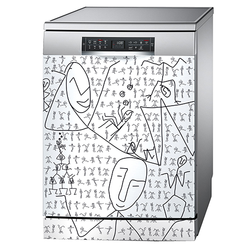 Réfrigérateur dans cuisine moderne avec sticker 