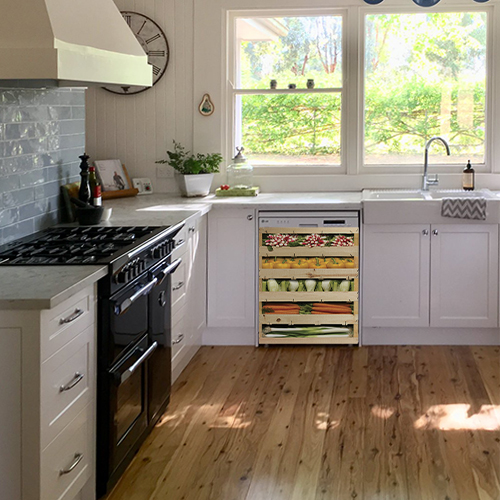 Sticker autocollant caisses de légumes pour décoration lave vaisselle dans une cuisine blanche