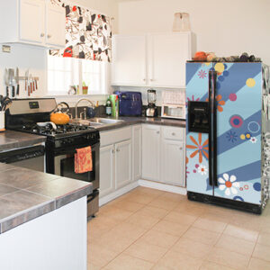 Frigo américain basique décoré avec un sticker adhésif style Flashy