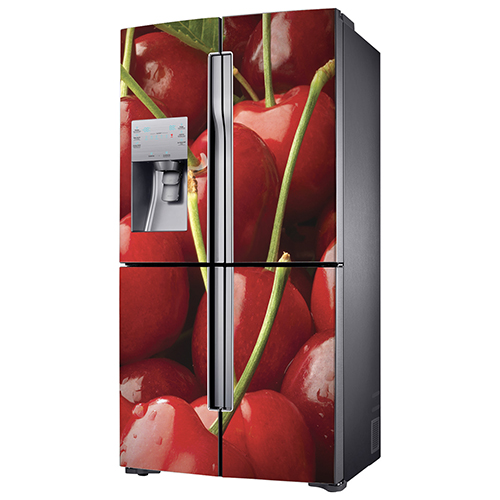 Frigo américain couleur métal orné d'un sticker autocollant cerises rouges