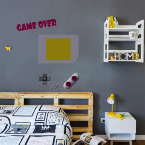 Exemple d'agencement des stickers "game over" dans chambre d'enfant