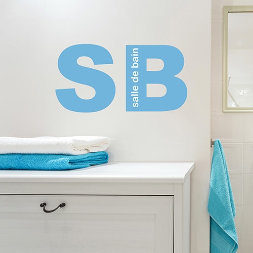 Personnalisez une porte ou un mur de salle de bain avec les lettres adhésives déco bleu SB