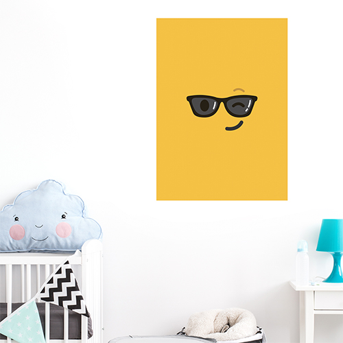 sticker jaune lunettes de soleil au mur d'une chambre d'enfant