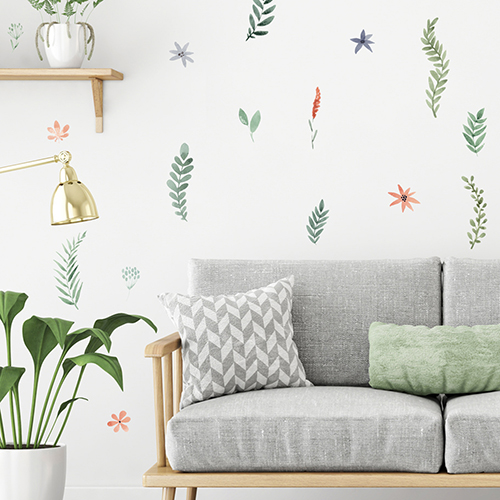 Salon scandinave avec adhésifs herbier à l'aquarelle - branches et fleurs séchées.