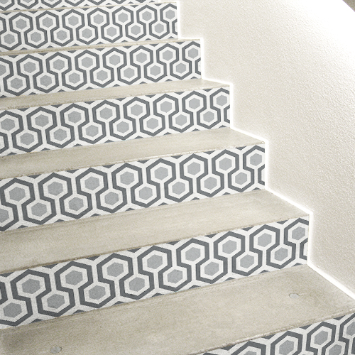 Escalier en béton blanc décoré par des stickers autocollants ruches modernes