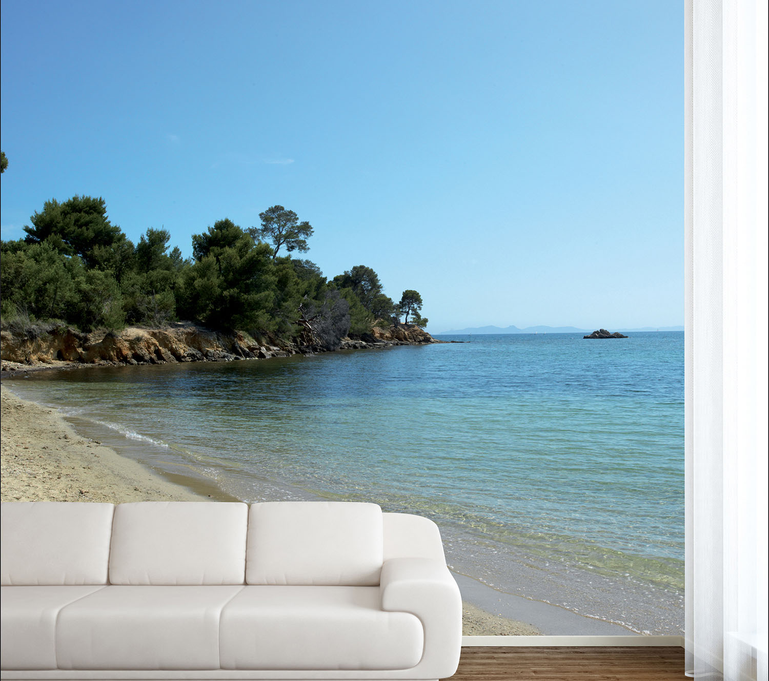 Dans une salle de bain moderne grise et blanche on s'évade à l'aide de cet adhésif pour porte qui nous emmène au bord de la Méditerranée dans une vieux village entouré d'une forteresse