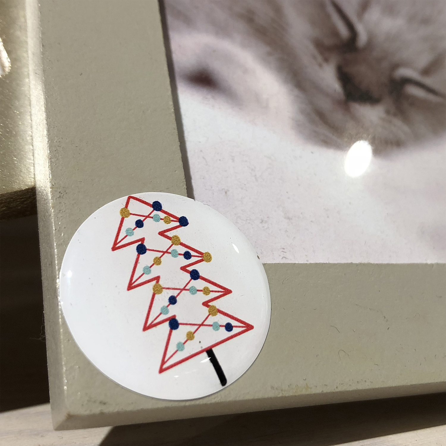 Sticker relief 3D sapin rouge sur cadre