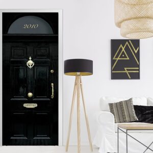 Sticker autocollant pour porte représentant une porte classique londonienne dans un décor moderne bois, métal, motifs dorés art déco