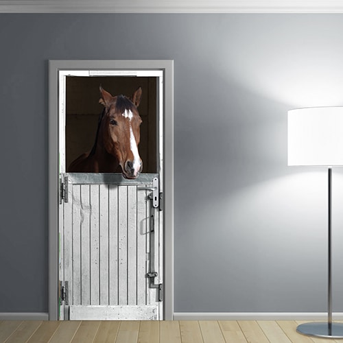 Sticker pour porte - Cheval et box blanc en trompe l'oeil