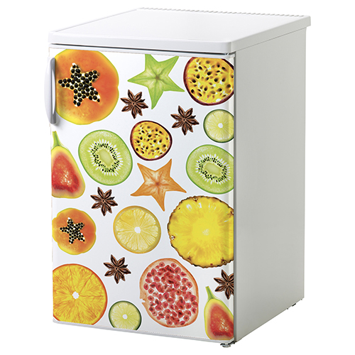 Petit frigo classique orné d'un sticker adhésif motif FRUITS EXOTIQUES