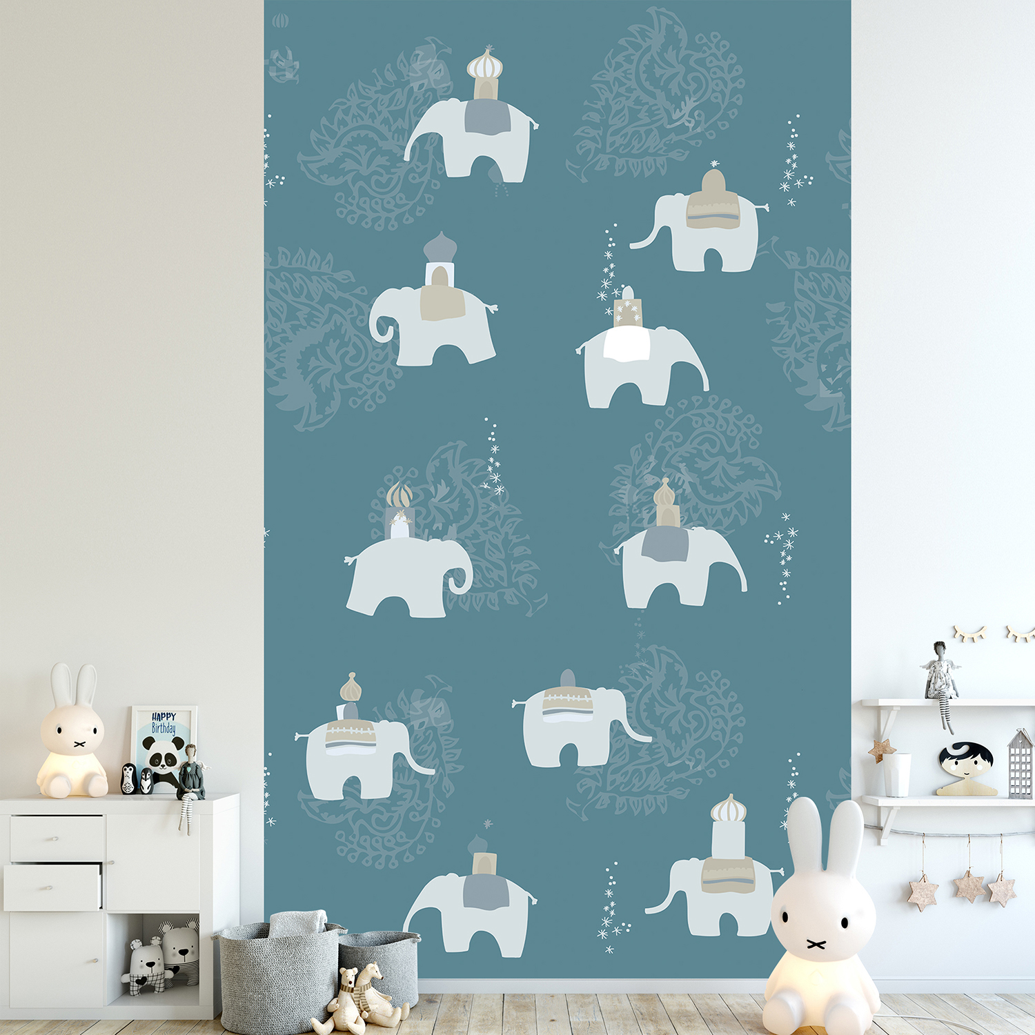 Décoration murale pour chambre d’enfant ou salle de jeux, couleur tendance, fond bleu électrique, motifs éléphants gris perle, arabesques et étoiles, facile à coller, intissé.