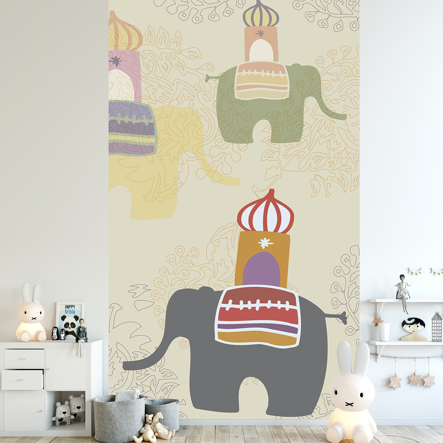 Papier intissé décoratif, customisation simple du mur d’une chambre pour enfant, illustration d’animaux majestueux, Inde, temples, ambiance zen et reposante, pastel, couleurs tendres, fond beige, facile à entretenir.